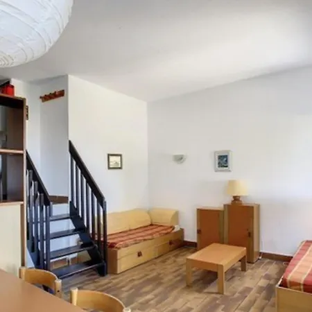 Beautiful 40 M2 With Pool Near The Beach! דירה