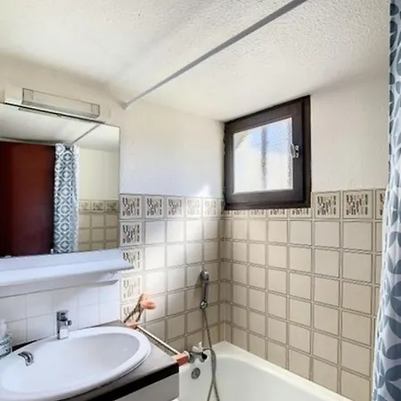 Apartment Beautiful 40 M2 With Pool Near The Beach! *