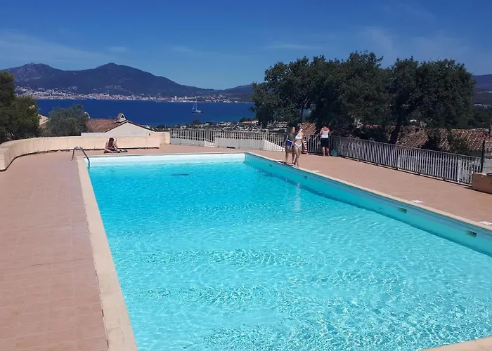 Beautiful 40 M2 With Pool Near The Beach!