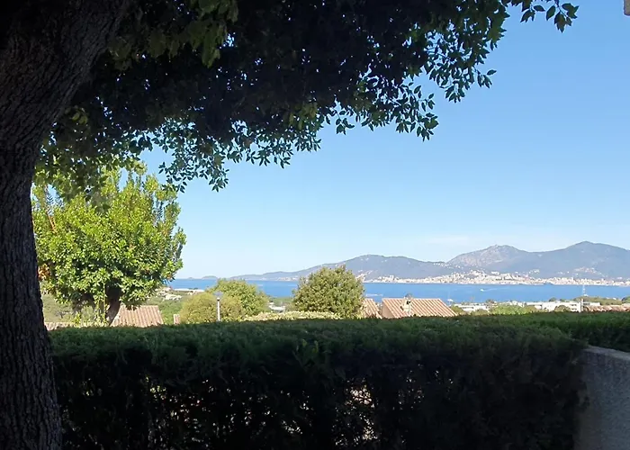 Beautiful 40 M2 With Pool Near The Beach! *